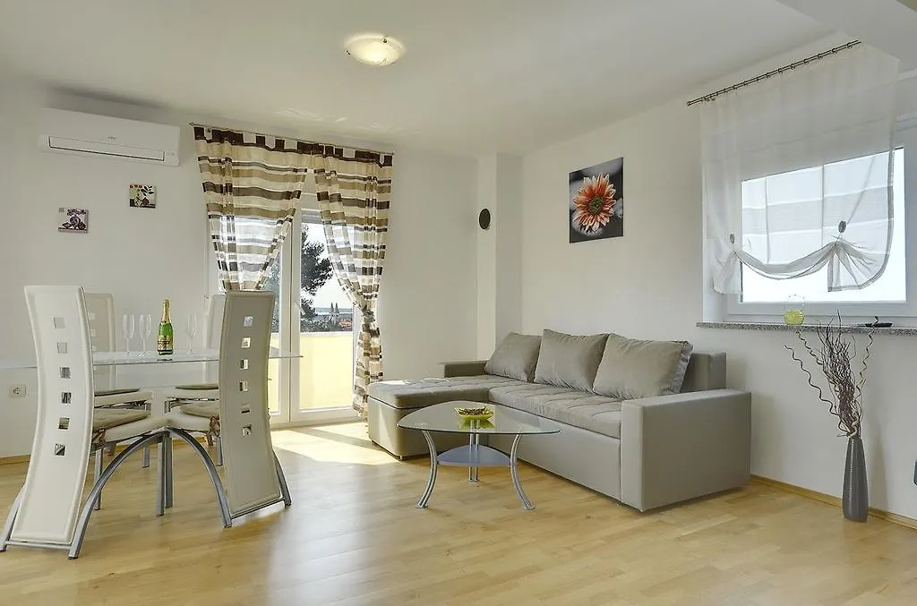 Apartments Kralj Μεντουλίν