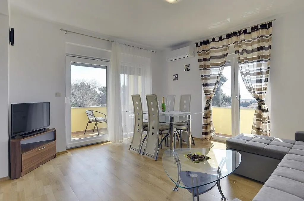 Apartments Kralj Μεντουλίν