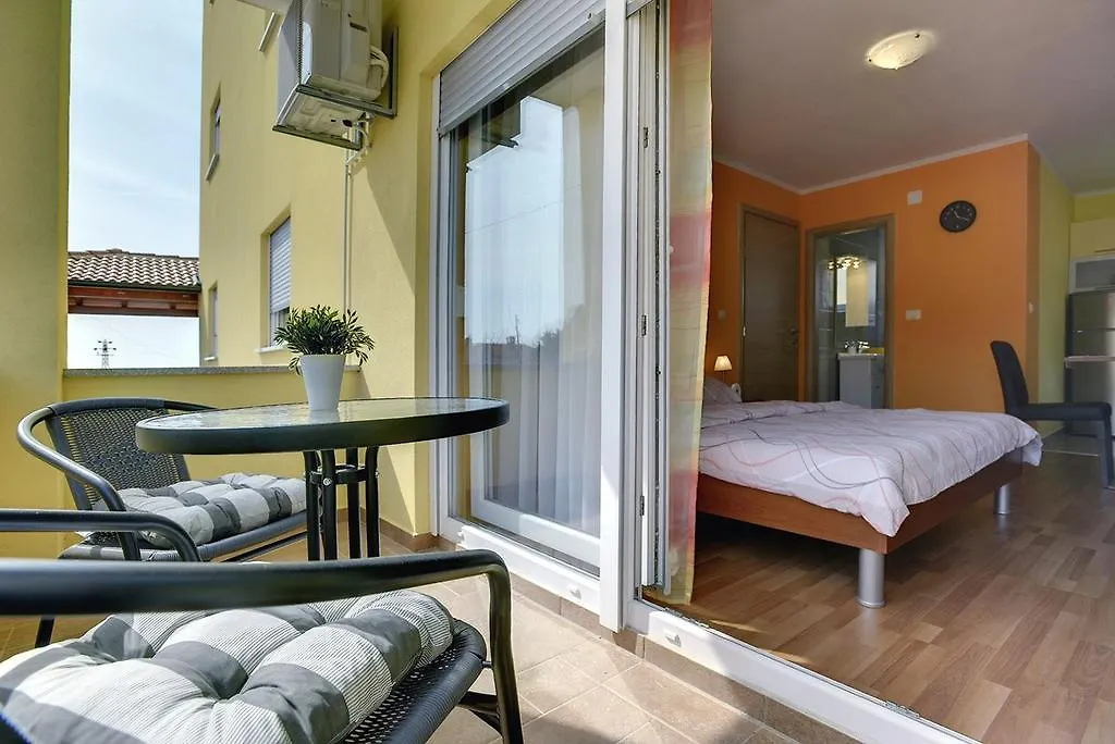 Apartments Kralj Μεντουλίν