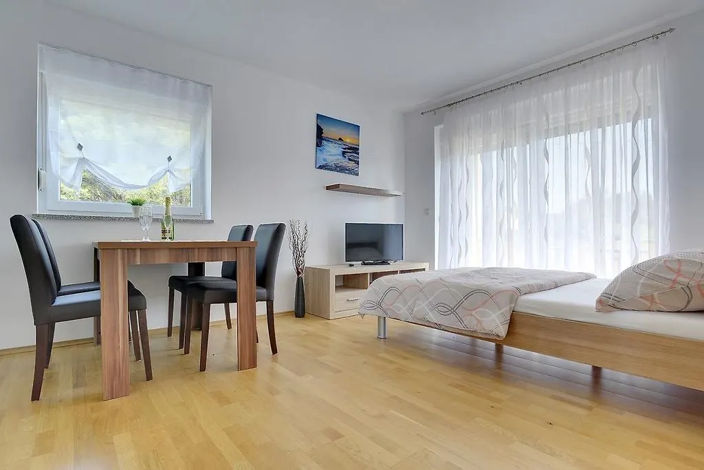 Apartments Kralj Medulin