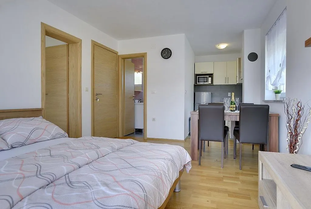 Apartments Kralj Medulin
