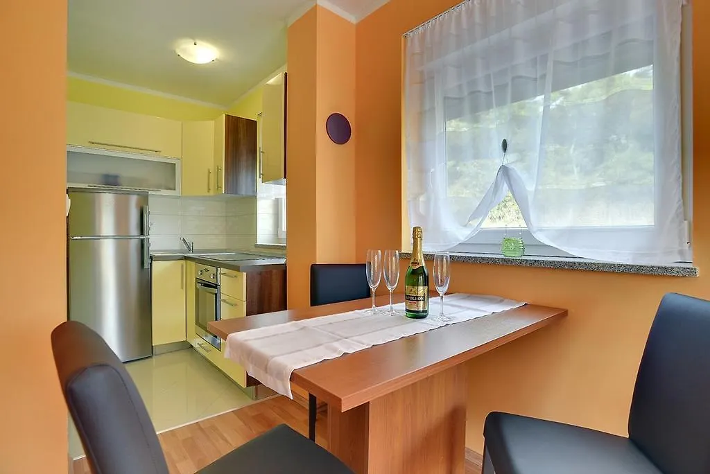 Apartments Kralj Medulin 0*,